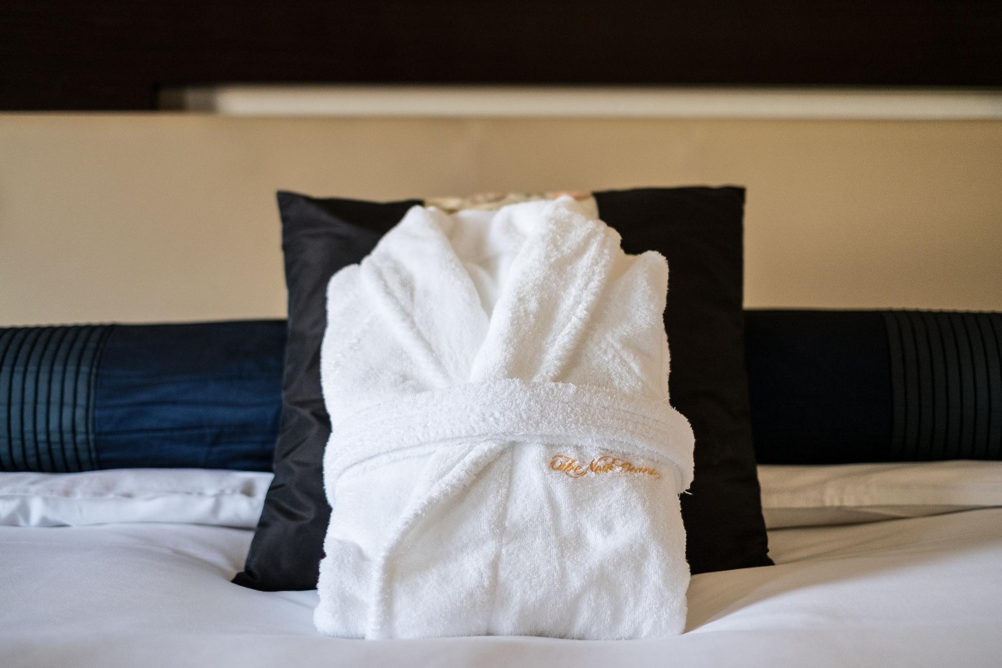 Hotel New Otani Hakata Φουκουόκα Εξωτερικό φωτογραφία A bathrobe